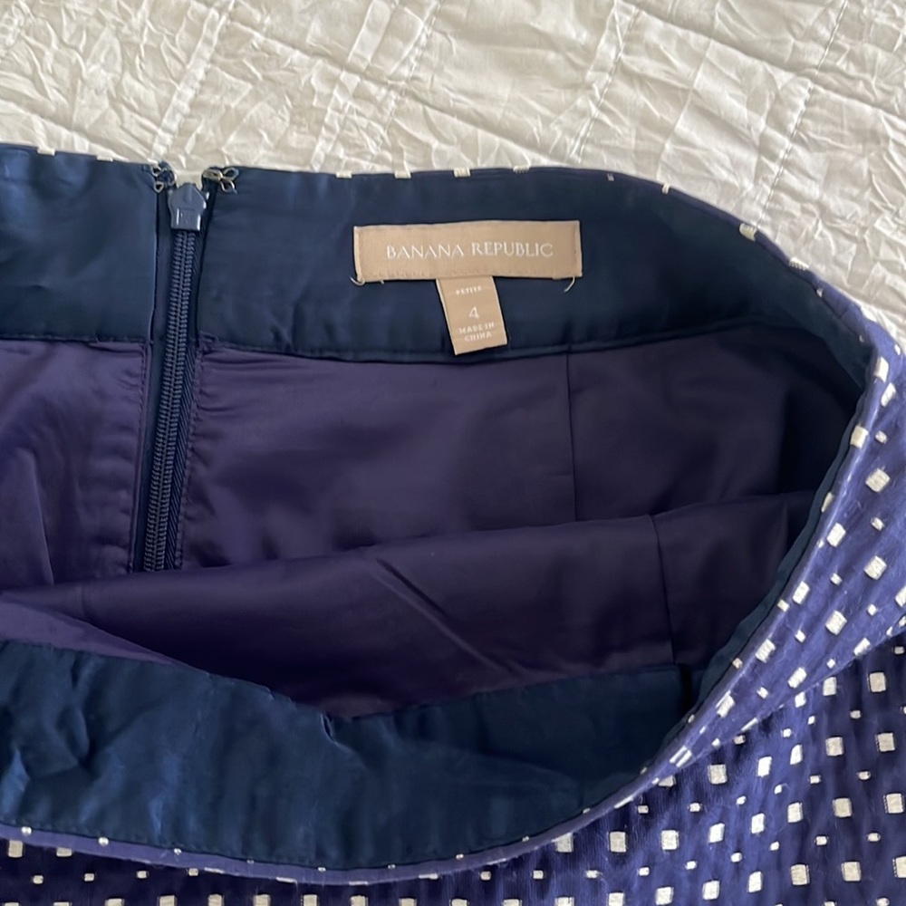 Banana republic • blue & white pencil skirt • size 4 - Picture 4 of 5